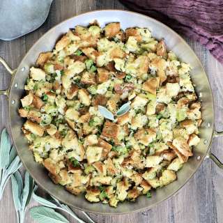 Classic Sage Stuffing (Thanksgiving Stuffing)