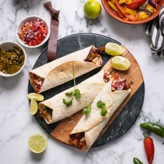 Easy air fryer chicken fajitas
