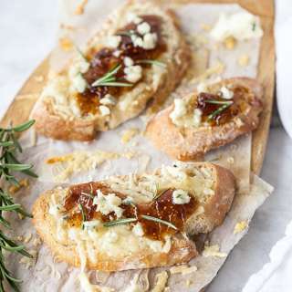 Fig Spread and Cheese Crostini Appetizer