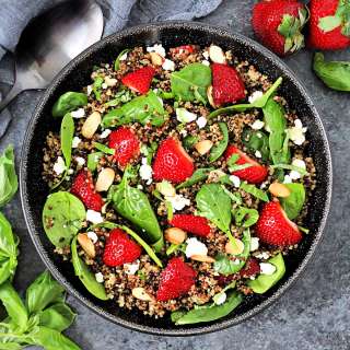 Quinoa Salad with Spinach and Strawberries