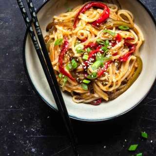 Honey Garlic Instant Pot Noodles