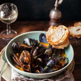 Easy red curry mussels