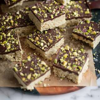Dubai Chocolate Rice Krispie Squares with Pistachio & White Chocolate