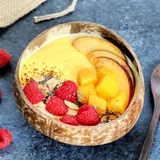 Quick 4-Ingredient Mango Smoothie Bowl