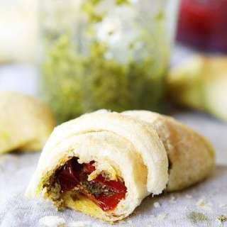 Pesto, Roasted Red Pepper, and Cheese Crescent Rolls
