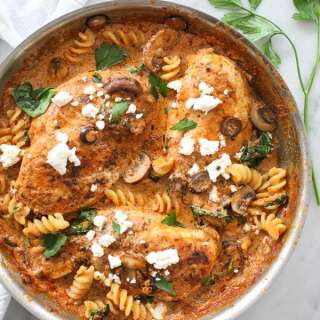 One-Pan Chicken with Creamy Sun-Dried Tomato Pesto Sauce
