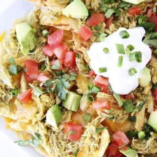 Slow Cooker Chicken Chile Verde Nachos