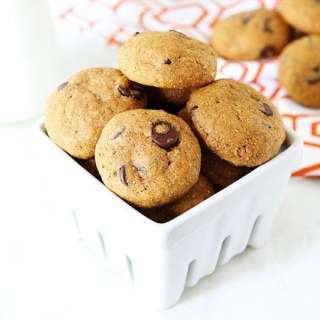 Healthy Pumpkin Chocolate Chip Cookies {Vegan}