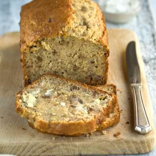 Easy banana bread with walnuts