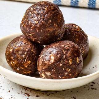 Chocolate No-Bake Energy Bites