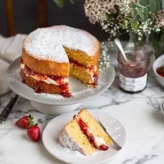 Victoria sponge cake with strawberry jam