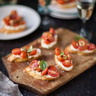 Tomato and basil crostini with whipped goat cheese