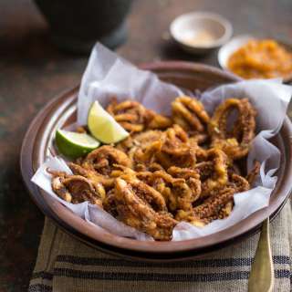 Curry salt and pepper squid with pineapple chutney