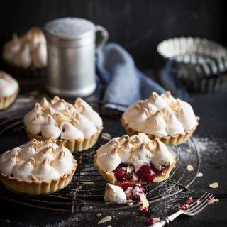 Cherry meringue tartlets