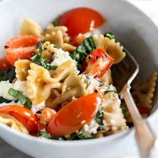Pasta with Fresh Tomato Sauce and Ricotta Cheese