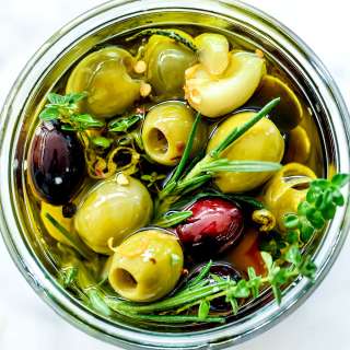 50 BEST Christmas Appetizers and Cocktails | Marinated Olives