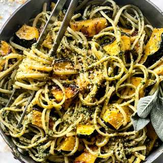Pasta With Kale Pesto and Roasted Acorn Squash