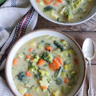 Vegan Broccoli Cheddar Soup