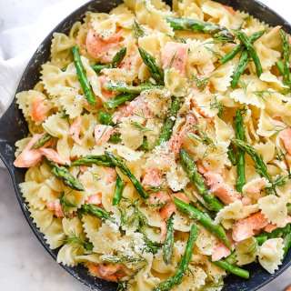 Creamy Asparagus & Salmon Pasta