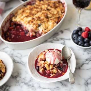 Apple and Berry Crumble