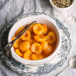 Apricots poached in chamomile tea with vanilla