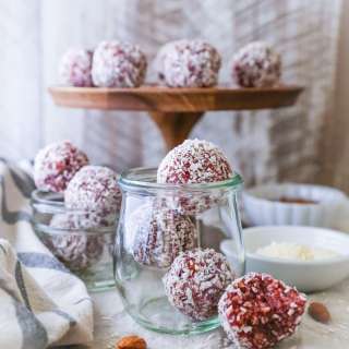 Superfood Cranberry Bliss Protein Balls