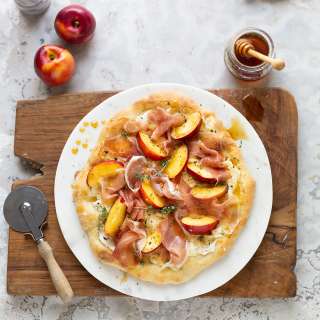 Pizza Bianco with prosciutto & nectarines