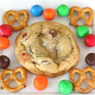 Pretzel M&M Cookies