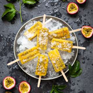 Granadilla popsicles (passion fruit)