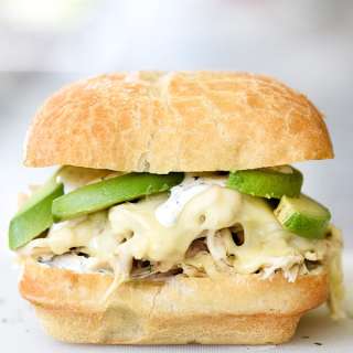 Pulled Chicken Sandwich with Creamy Ranch Sauce