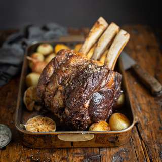 Standing rib roast (prime rib on the bone)