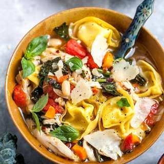 Tuscan Chicken Tortellini Soup