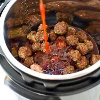 Slow Cooker Sriracha Meatballs
