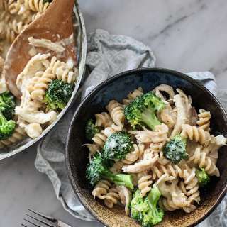 Cheesy Chicken and Broccoli Pasta