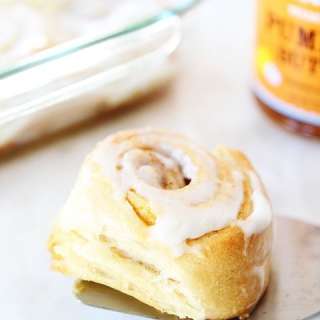 Easy Mini Pumpkin Cinnamon Rolls