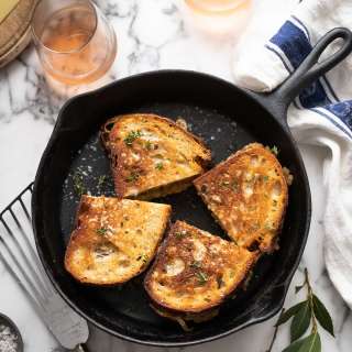 The best French onion grilled cheese sandwich 