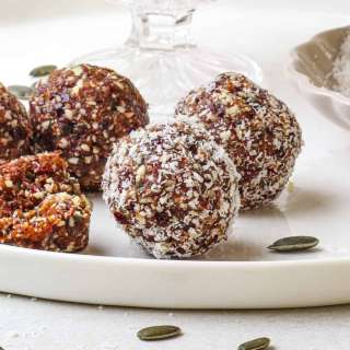 Mixed Fruit and Nut Energy Bites