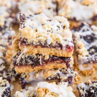 5-Ingredient Low-Carb Cherry Pie Bars