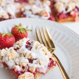 Strawberry Oatmeal Bars