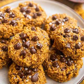 5-Ingredient Vegan Pumpkin Oatmeal Cookies