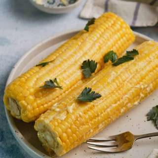 Milk-Boiled Corn On the Cob