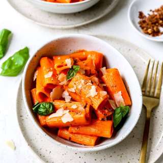 Easy Roasted Red Pepper Pasta