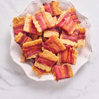 Bacon-Wrapped Crackers