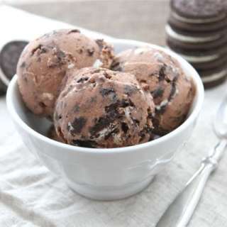 4 Ingredient Chocolate Cookies 'n' Cream Ice Cream