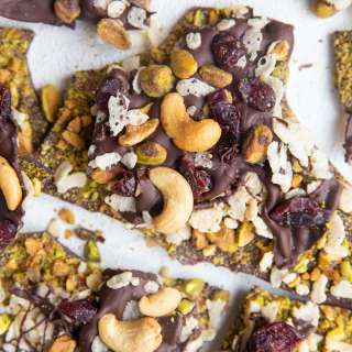 Easy Pistachio Chocolate Bark