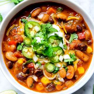 THE BEST Vegetarian Chili Recipe (with Pinto and Black Beans)