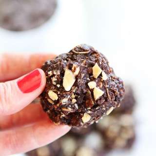 No-Bake Dark Chocolate Almond Cookies