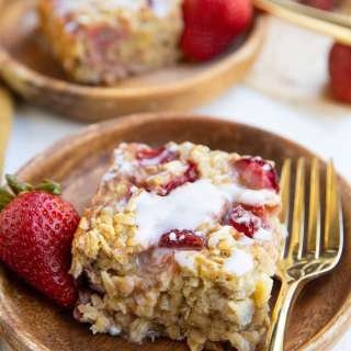 Strawberry Banana Baked Oatmeal
