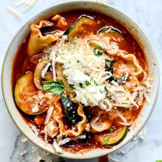 Slow Cooker Lasagna Soup (Vegetarian)