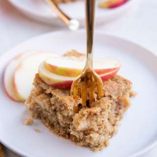 Apple Oatmeal Breakfast Cake